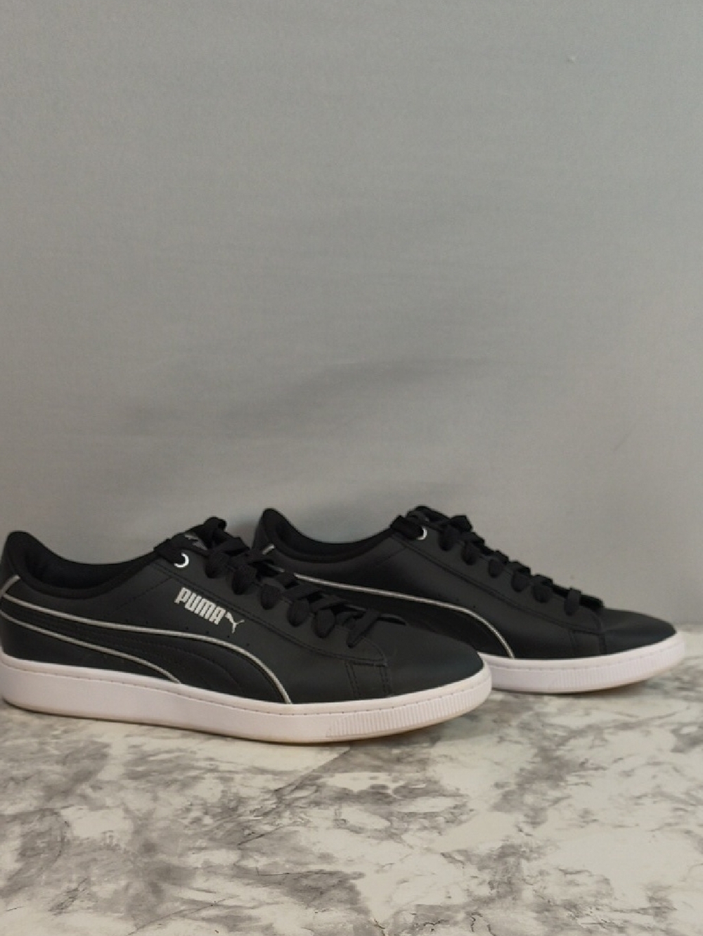 Puma Women's Vikky V2 Low Top Black/Silver Sneakers Size 8.5
